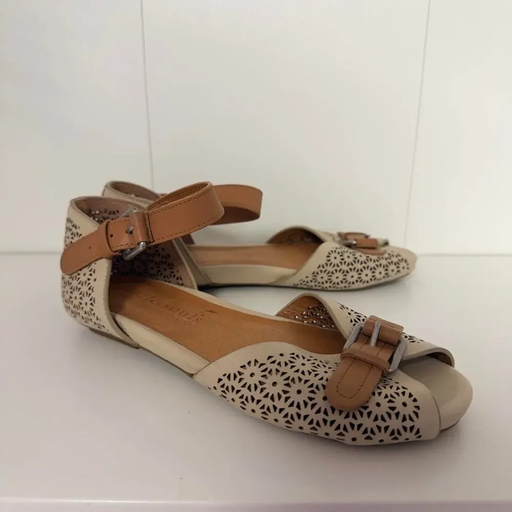 Kenneth cole gentle souls womens